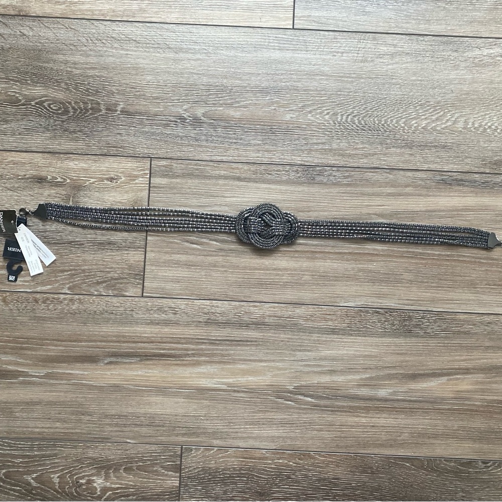 Danier Metallic Beaded Knot Belt/ woman’s one size - Picture 6 of 12